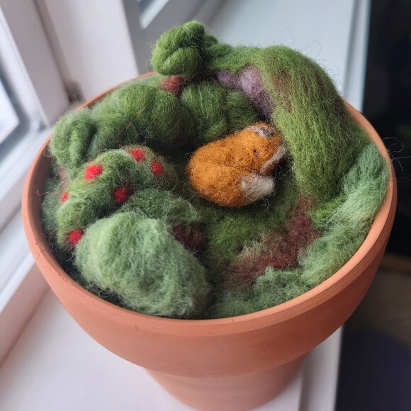 Handmade Needle Felted Fox in Terra Cotta Pot, Decorative Wool Art Figurine, Woo - Picture 8 of 8